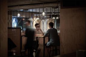 厂房式酒吧装潢设计效果图片