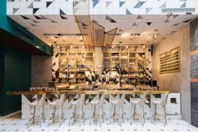 欧美风格酒吧设计装饰图