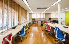 2019黑色调办公室装修效果图