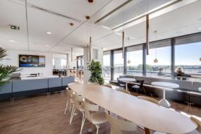 最新中高端办公室装饰实景图