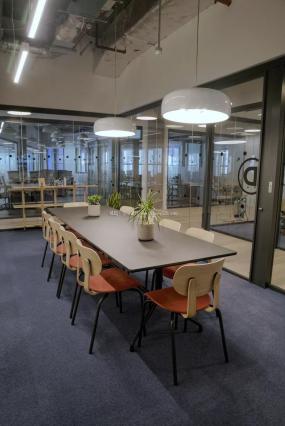 高档简约工业风办公室装修效果图