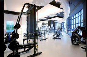 现代简约健身房装修高清效果图