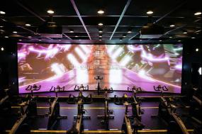 最新时尚健身俱乐部设计装饰效果图片