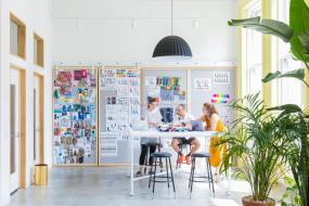 服务型商务办公室装修高清图片