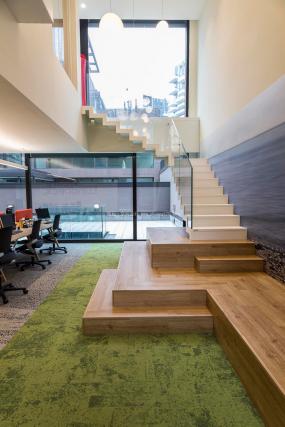 最新现代个性办公室装饰实景图