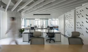 高端上海服装公司装修图片