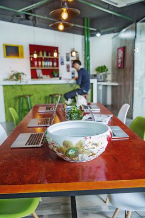 室内设计工作室装修效果图