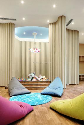 女子养生会所装饰效果图片