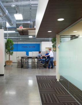 休闲办公室装潢效果图