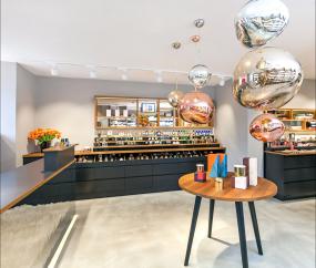 最新化妆品店设计装饰效果图片