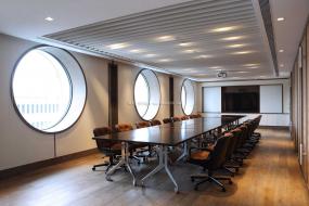 中型办公室装修高清图片