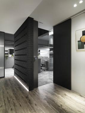 高端大气风格办公室设计效果图