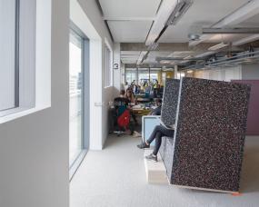 高档风格办公室设计效果图