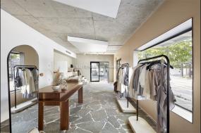 简约风格专卖店装潢效果图片