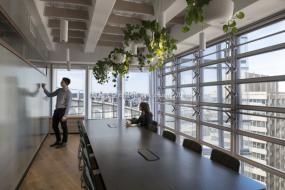 高档大气风格办公室装修图片