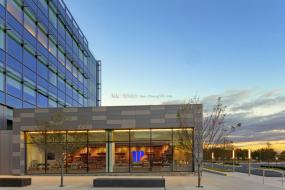 高档工业风格办公室装修高清效果图