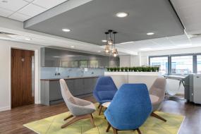 最新办公室布局图欣赏