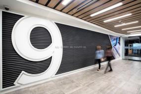 现代时尚简约装修办公室吊顶图片