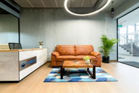 现代办公室天花吊顶装修效果图