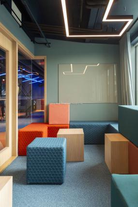 办公室简单吊顶装修效果图欣赏