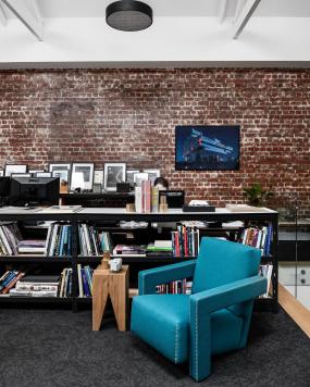 2018最新大办公室室内吊顶设计装修效果图片