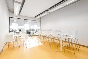 现代办公室装修精美吊顶效果图片