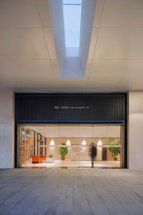 普通办公室吊顶设计装修效果图