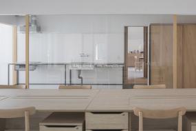 现代简单办公室办公桌椅装修效果图片