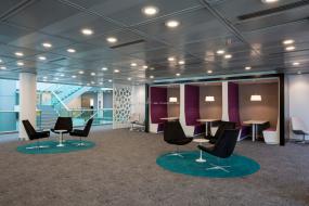 简单小型办公室布置装修效果图