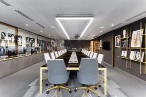 400平创意办公室设计平面图