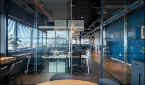 100平办公室布局实景图