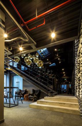 低调奢华装修办公室顶面效果图片