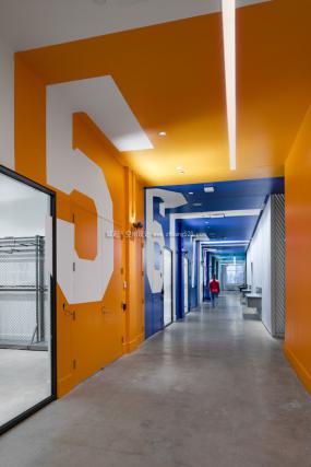 混搭设计风格办公室门面装修图