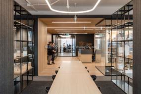 最新现代办公室简装修案例图片
