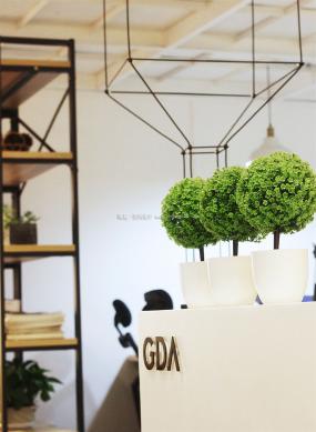 2018现代办公室室内装修案例图片