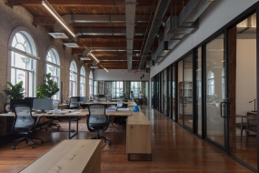 科技感办公空间设计图