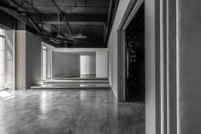 高科技的办公空间和办公设计