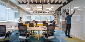 极简工业风办公室装修风格图片