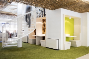 工业楼办公区设计图片