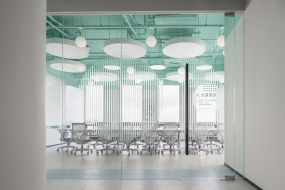 小型设计公司办公室图片