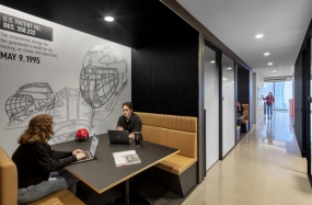 电商公司办公室装修风格图