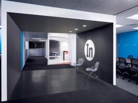 办公室简洁大气装修图