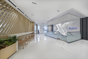 办公室顶部简单装修实景