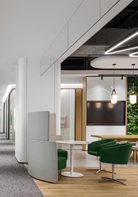 投资类公司办公室装修图