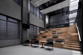 三角形办公室装修实景