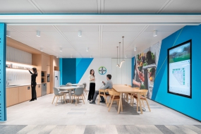 复古风办公室装修实景图