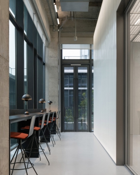 820平方复式办公室装修图