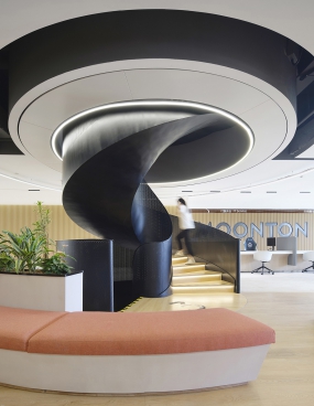 古朴办公室装修风格图