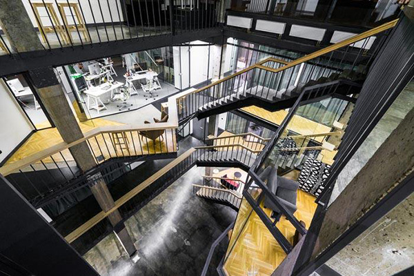 LOFT<a href=http://www.cemefempresas.com target=_blank class=infotextkey>办公室装修</a>效果图片